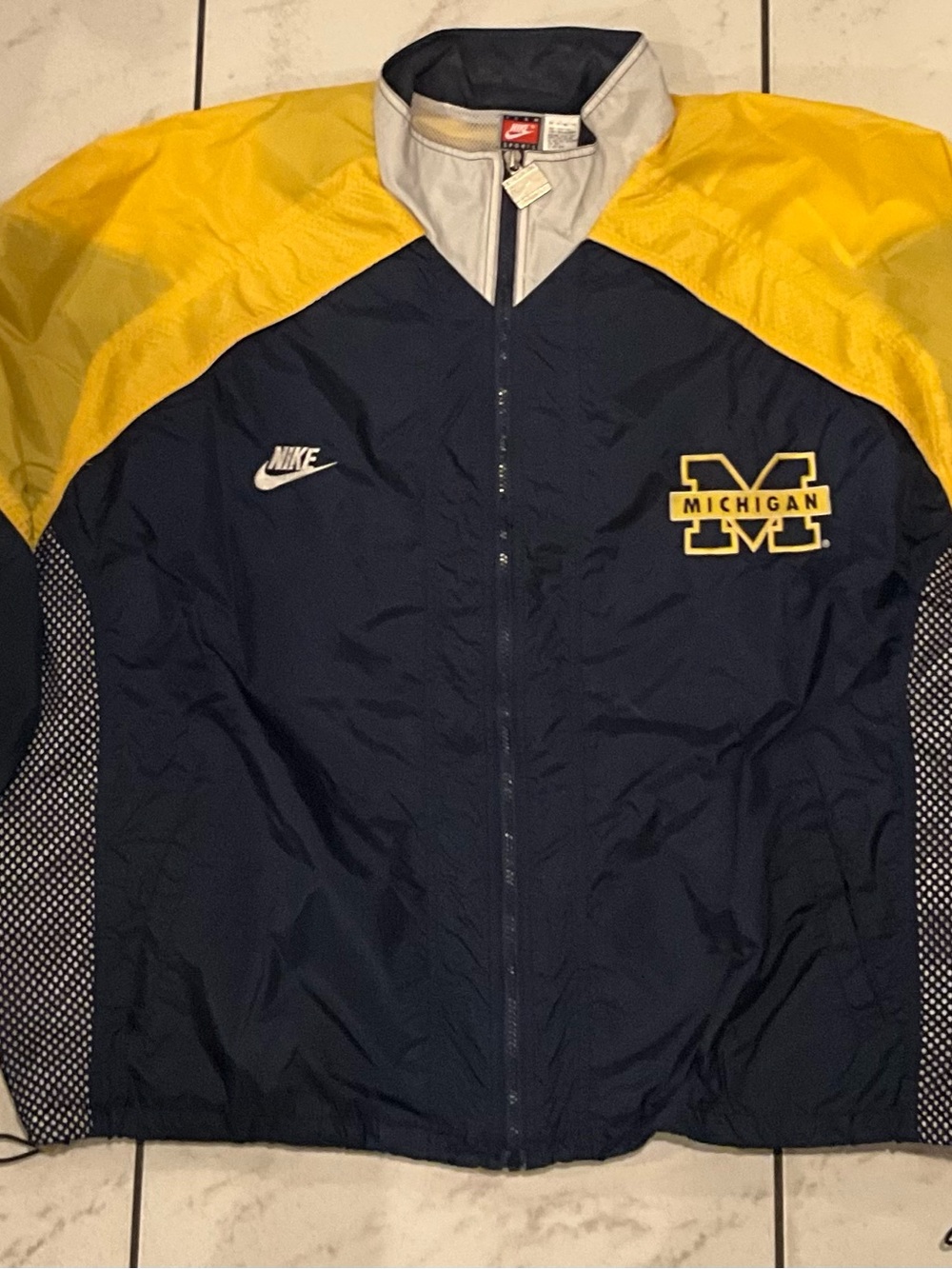 Vintage Nike Navy & Yellow Michigan Windbreaker Jacket